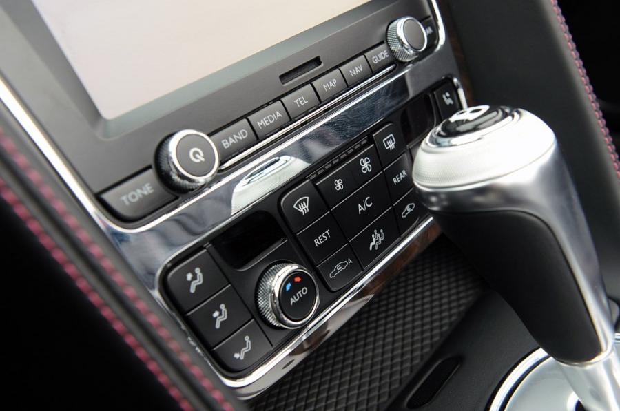  Bentley Continental GTC 2012 года  (фото 83 из 141)